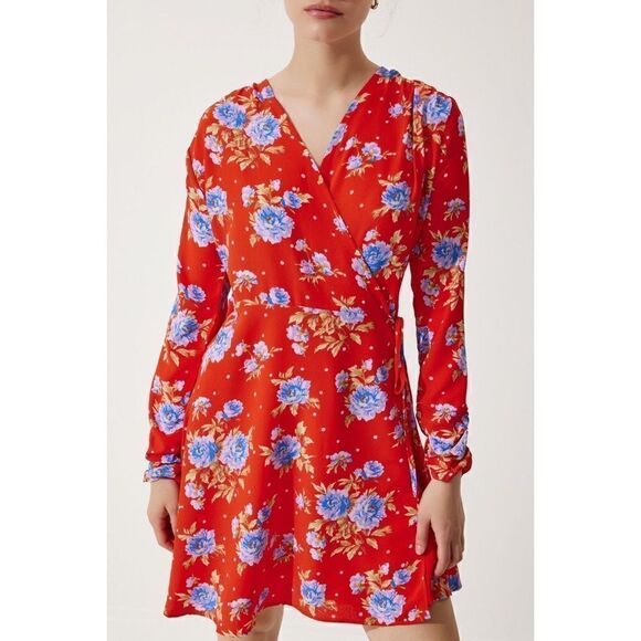 NWT Zara Blogger’s Favorite Red Floral Long Sleeve V-Neck Wrap Dress, Small - Picture 5 of 16